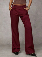 Duna Pantalones modernos de corte amplio en color burdeos, ideales para un look elegante y cómodo.