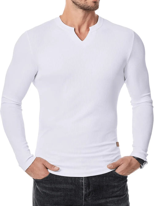 Cuello en V Alvin de André Ferran, camiseta negra de manga larga con textura acanalada.