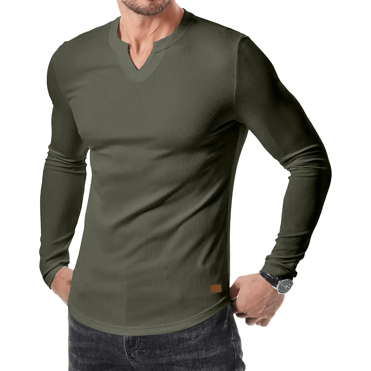 Cuello en V Alvin de André Ferran, camiseta negra de manga larga con textura acanalada.